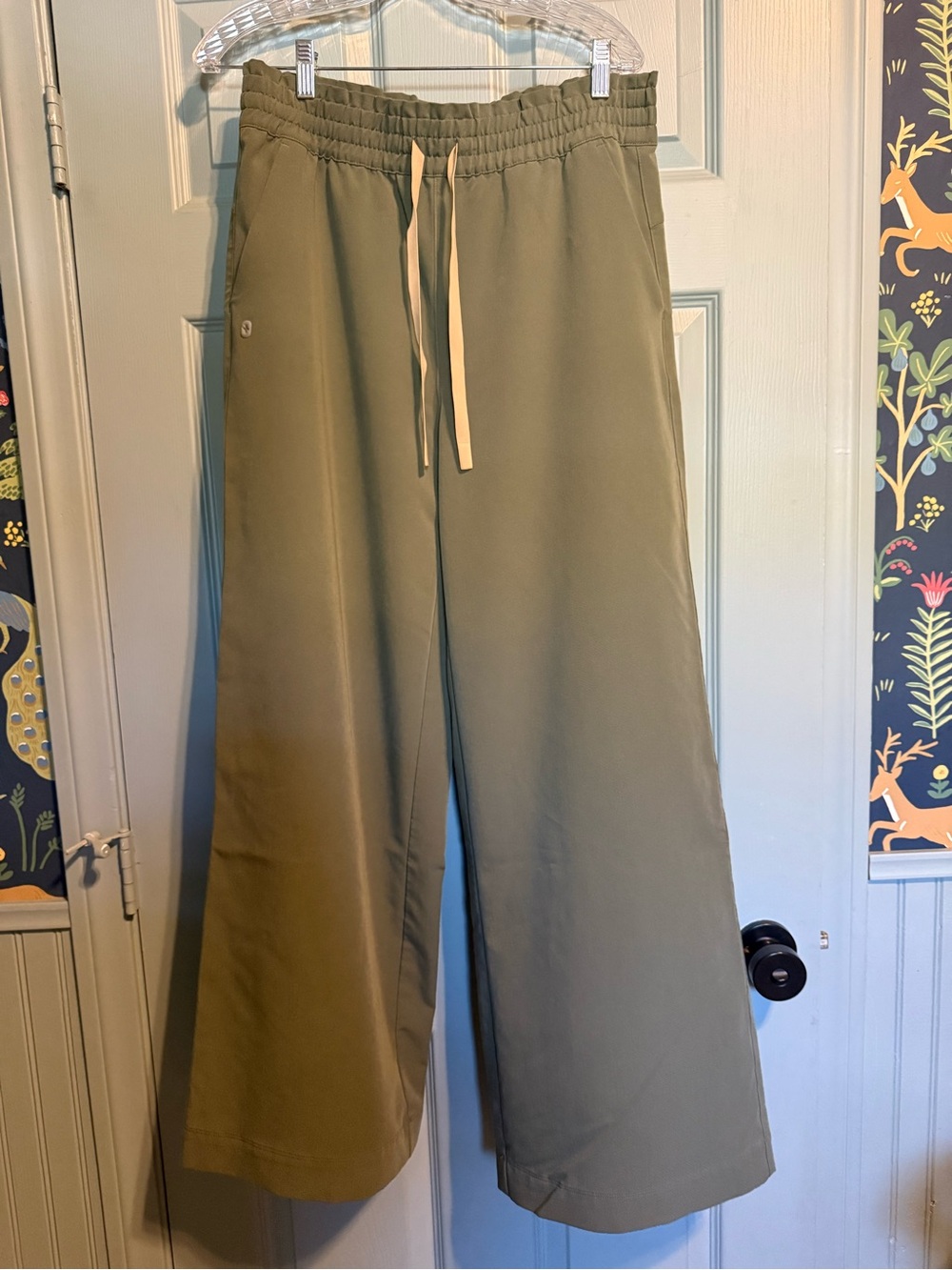 FIGS Allison Ultra-Wide-Leg Scrub Pant in Moss with Tan Drawstring - Picture 2 of 7